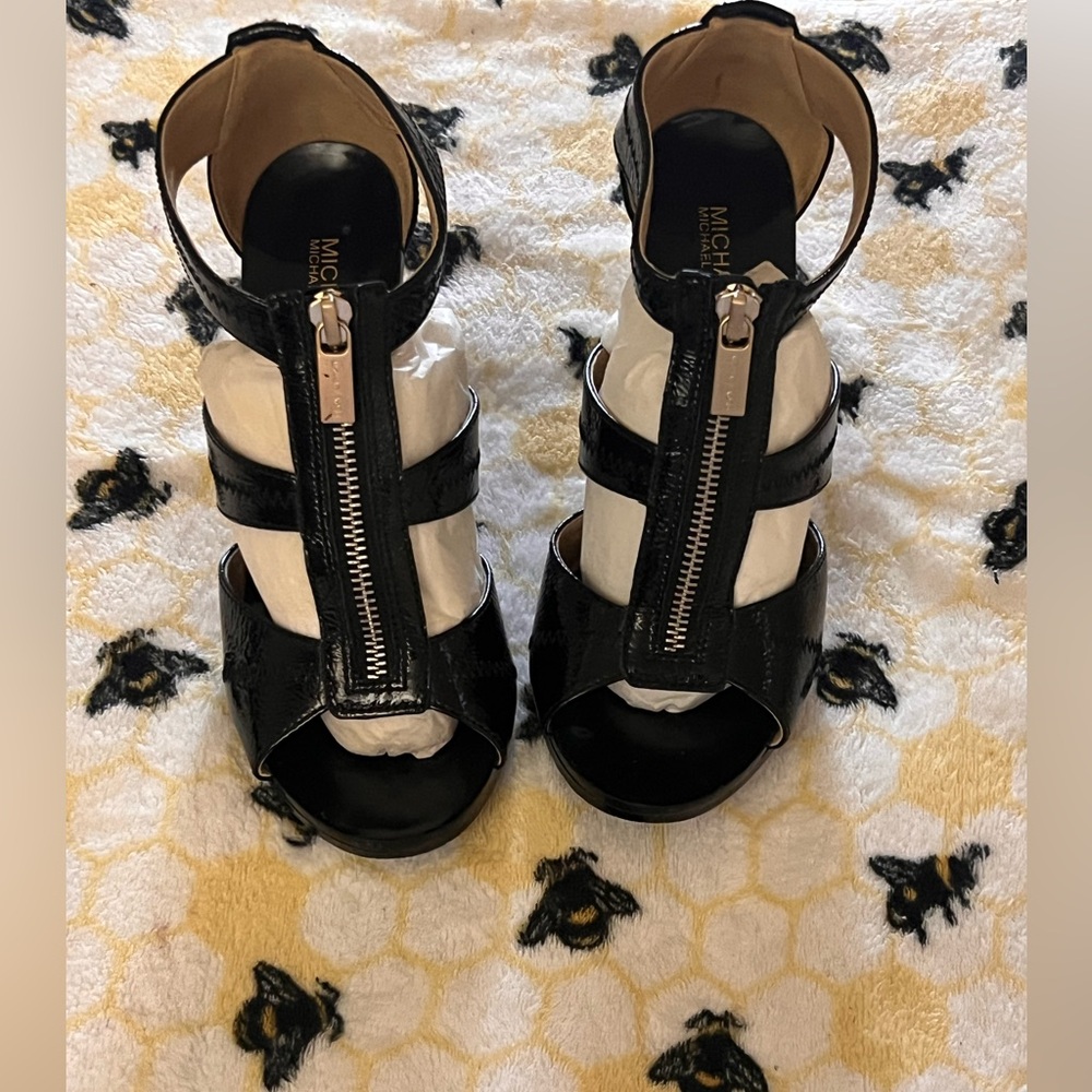 Brand new used twice so in perfect condition!